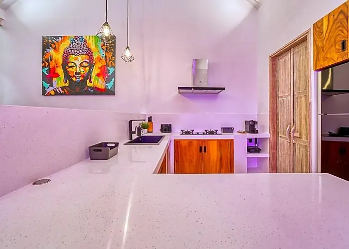 Beautiful Yang Tao In The Heart Of Seminyak With Private Staff 4*