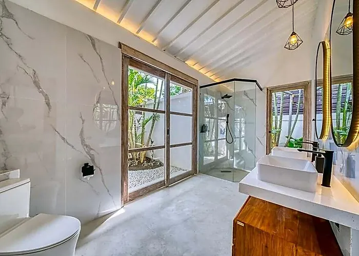 Beautiful Yang Tao In The Heart Of Seminyak With Private Staff 4* バリ島