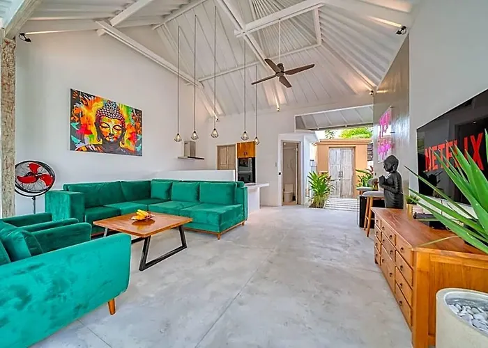 Beautiful Yang Tao In The Heart Of Seminyak With Private Staff ホテル