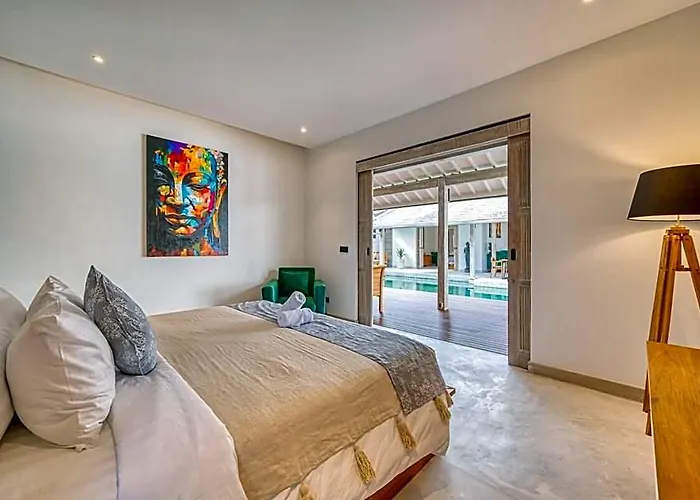 Beautiful Yang Tao In The Heart Of Seminyak With Private Staff ホテル 4*